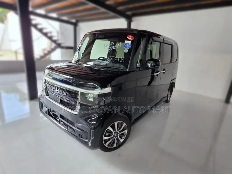 Honda N-Box Custom 2024