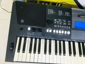 Yamaha PSR E423 Keyboard