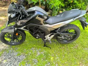 Honda CB Hornet 2016