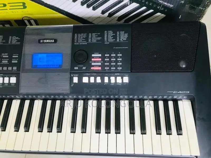 Yamaha PSR E423 Keyboard