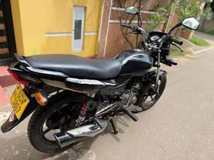 Bajaj Platina 100 2015