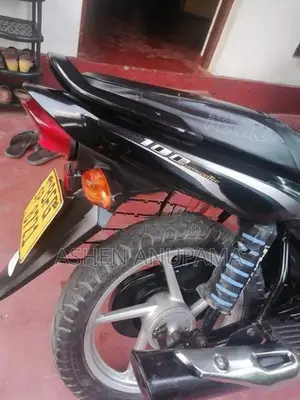 Bajaj Platina 100 2016