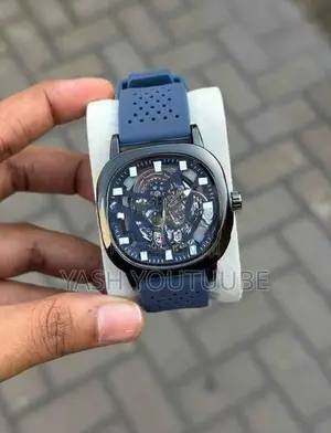 Watch Lee Cooper