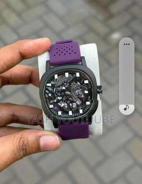 Watch Lee Cooper