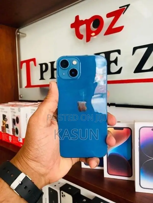 Apple iPhone 13 (Used)