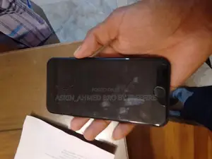 Apple iPhone SE 2 (Used)