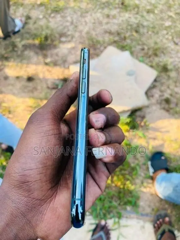 Apple iPhone 11 Pro (Used)