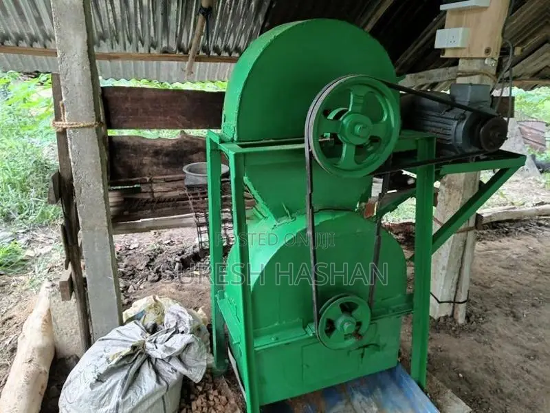 Coconut Husk Cutting Machine