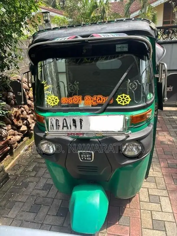 Bajaj RE 2015