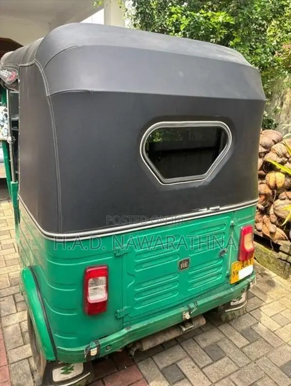 Bajaj RE 2015