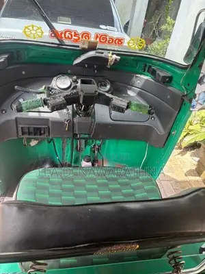 Bajaj RE 2015