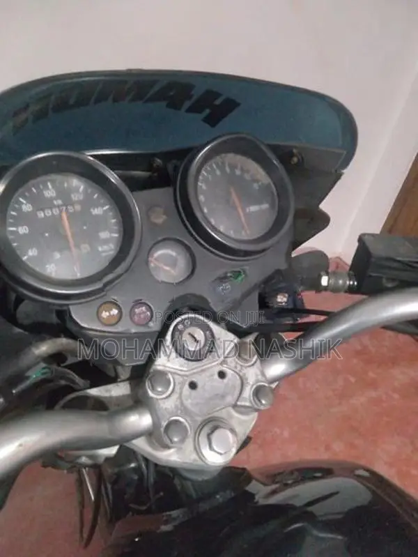 Bajaj Pulsar 180 2004