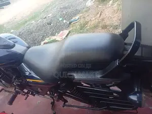 Bajaj Avenger Street 150 2017