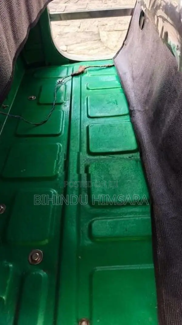 Bajaj RE 2006