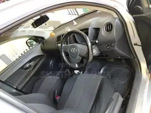 Toyota IST 2008