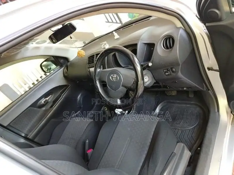 Toyota IST 2008