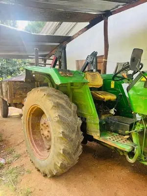 John Deere 5047 2016