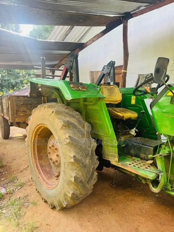 John Deere 5047 2016