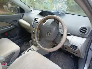 Toyota Belta 2008