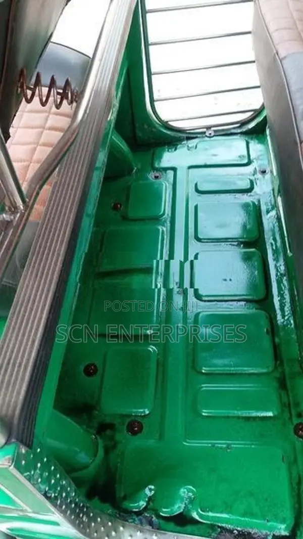 Bajaj RE 2013