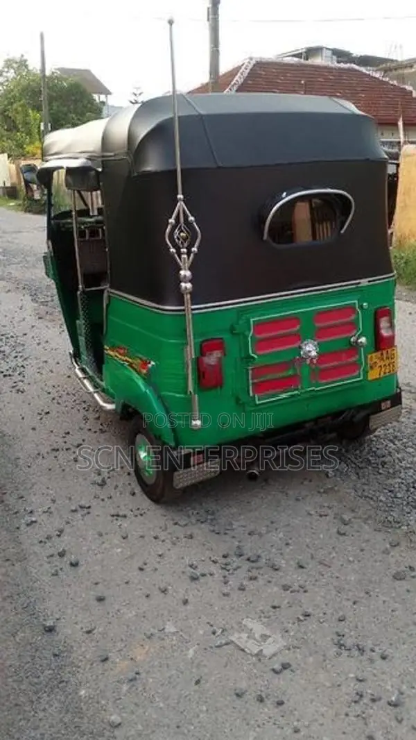 Bajaj RE 2013