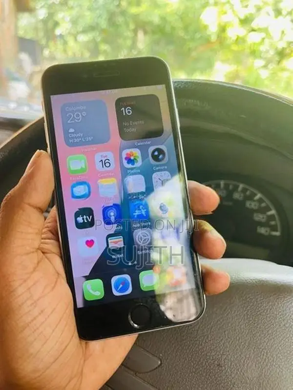 Apple iPhone SE 2 (Used)