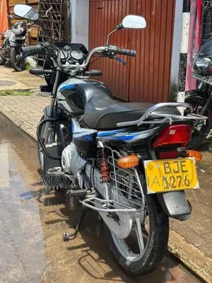 Bajaj CT100 2023