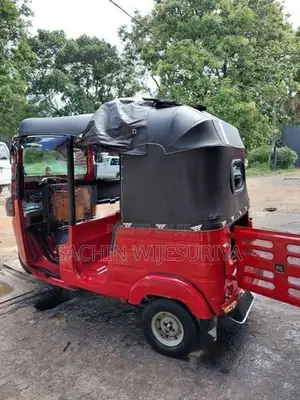 Bajaj RE 2016