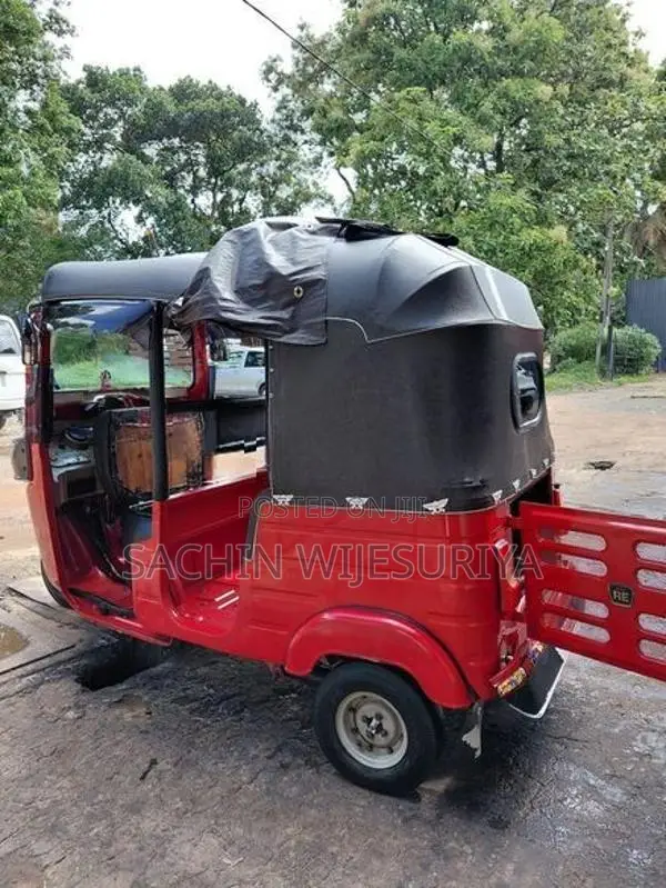 Bajaj RE 2016