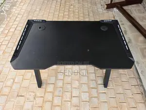 Carbon Fiber Design Gaming Table