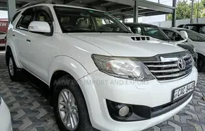Toyota Fortuner 2014