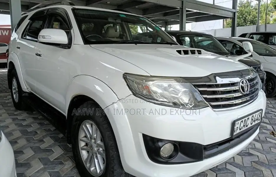 Toyota Fortuner 2014