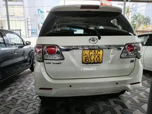 Toyota Fortuner 2014