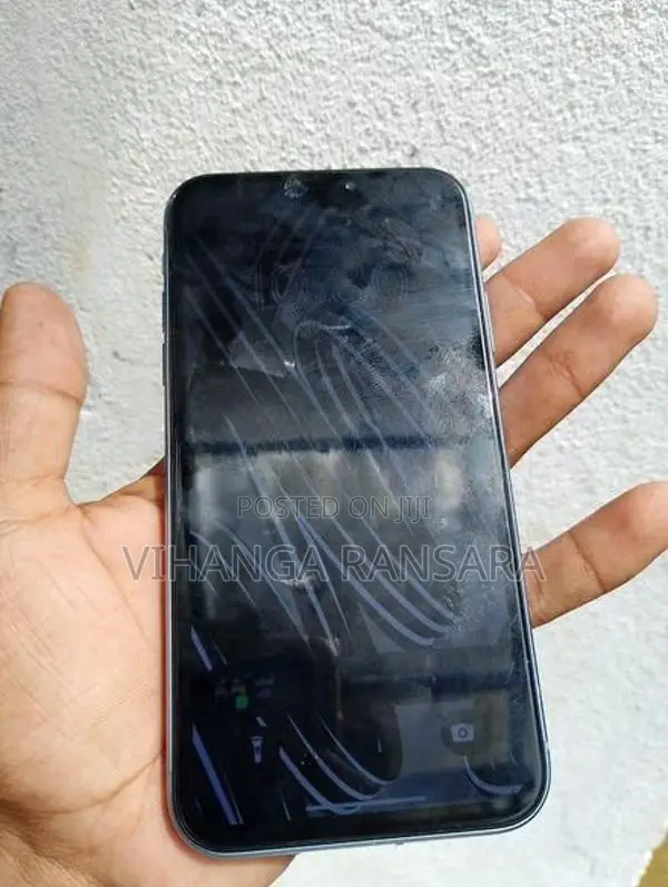 Apple iPhone XR (Used)