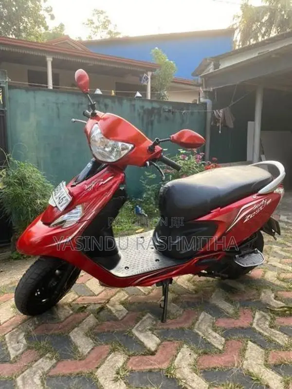 TVS Scooty Zest 2016