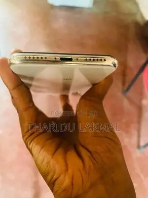 Apple iPhone X (Used)
