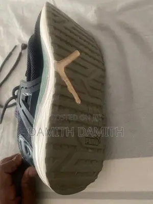 Puma Sneakers