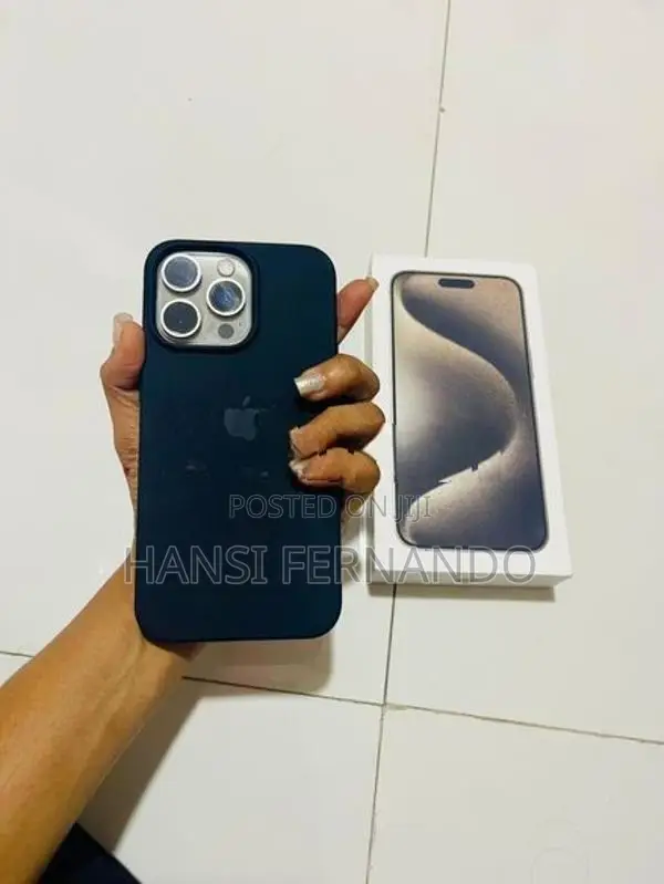 Apple iPhone 15 Pro Max 256GB (Used)