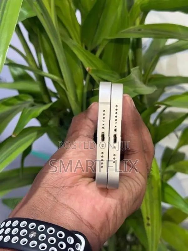 Apple iPhone 13 (Used)