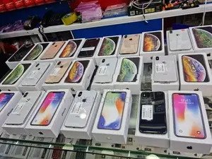 Apple iPhone XS 256GB NEW SEAL PACK. (Brand New)