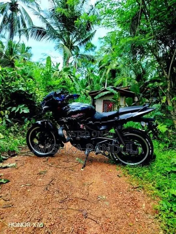 Bajaj Pulsar 200 2009