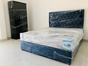 New 6*5 Ft Queen Cushion Divan Bed with Spring Mattresses
