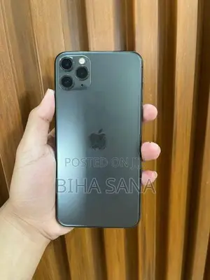 Apple iPhone 11 Pro Midnight Green (Used)