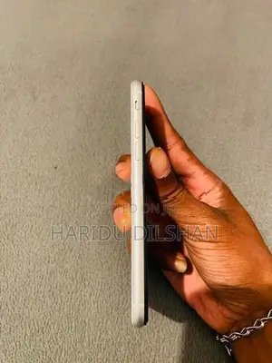 Apple iPhone SE (Used)