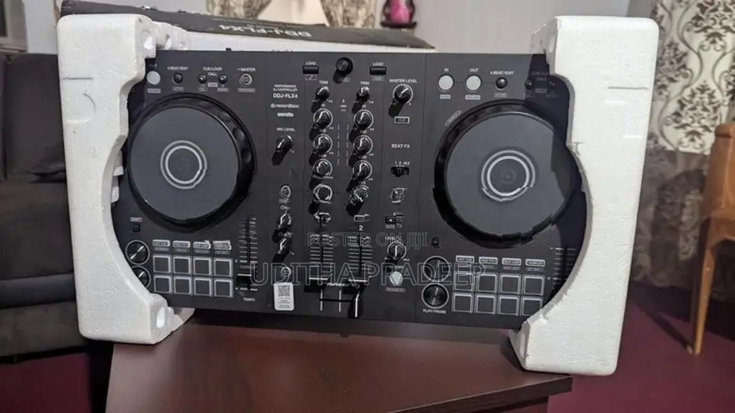 DDJ FLX4 Console