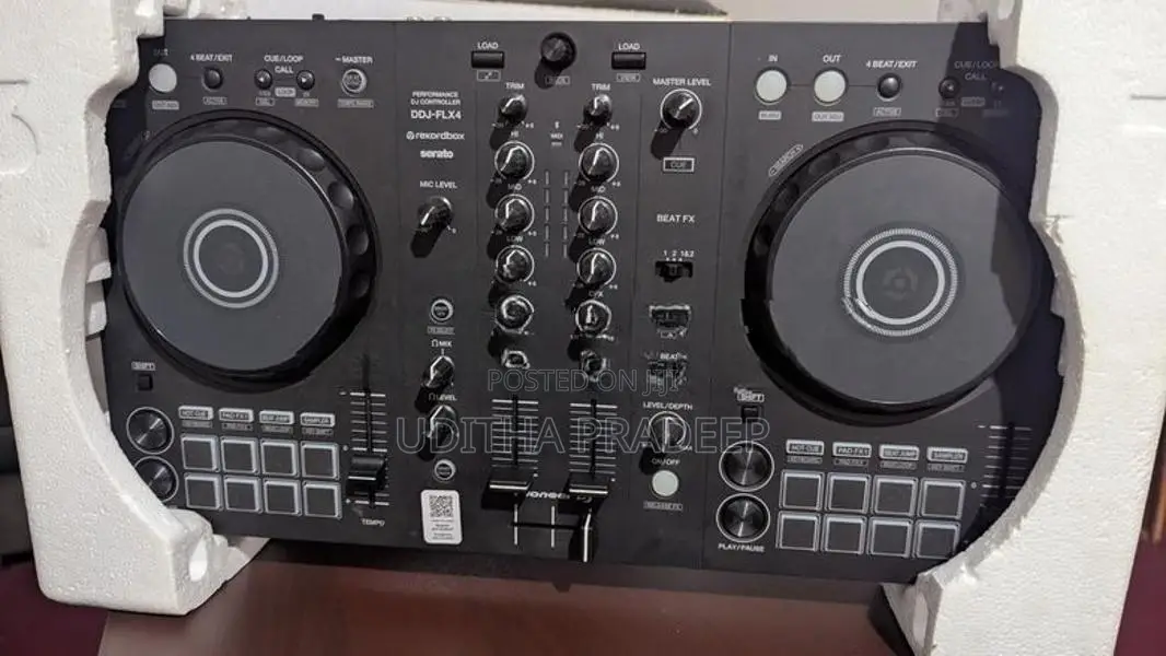 DDJ FLX4 Console