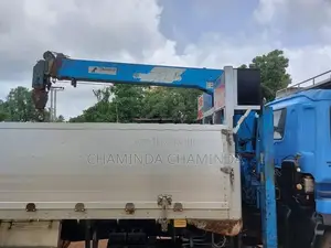 Isuzu Giga Boom Truck 1996