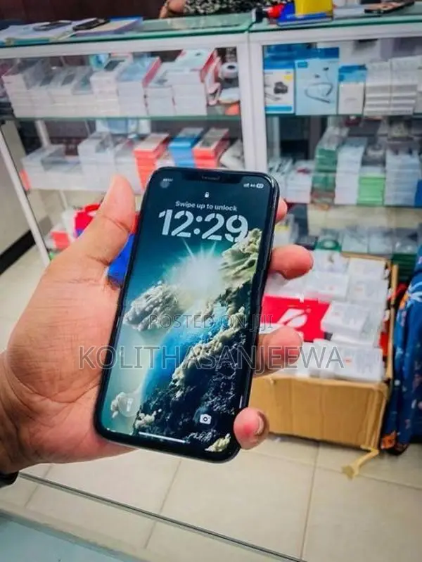 Apple iPhone 11 (Used)