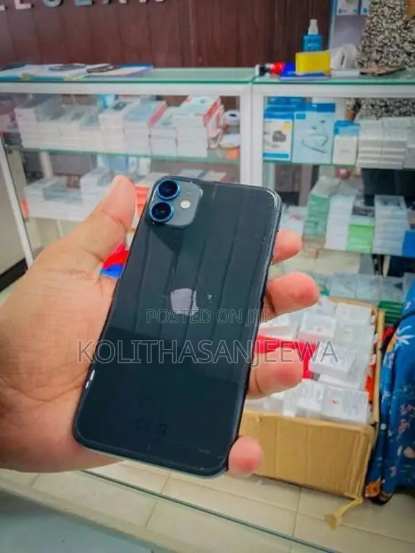 Apple iPhone 11 (Used)