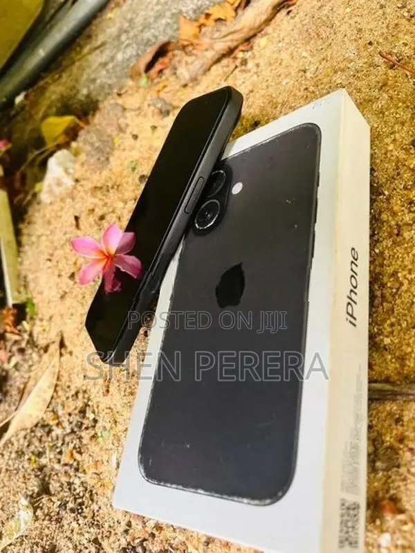 Apple iPhone 16 128GB (Used)